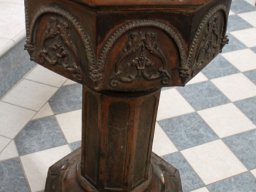 Petersroda.Taufstein1.4288